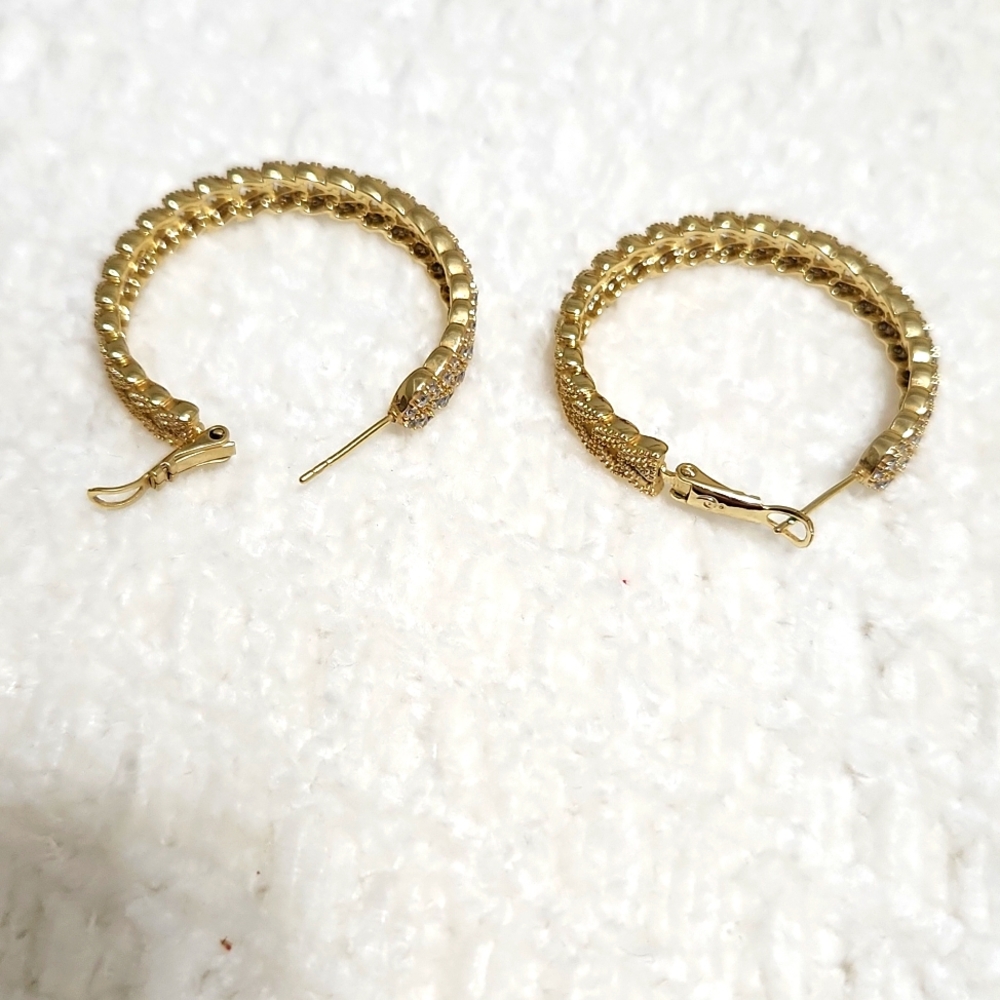 Hoop Earings - Picture 3 of 4
